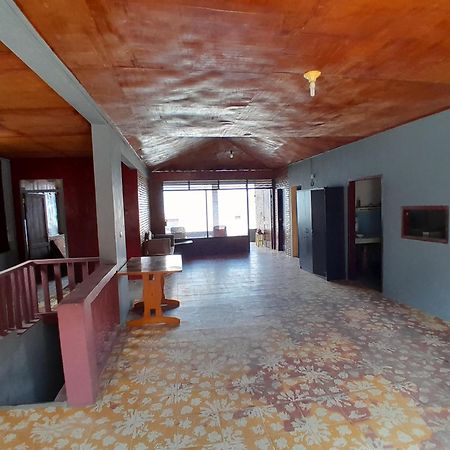 Maruba Inn Tuk Tuk Exterior photo