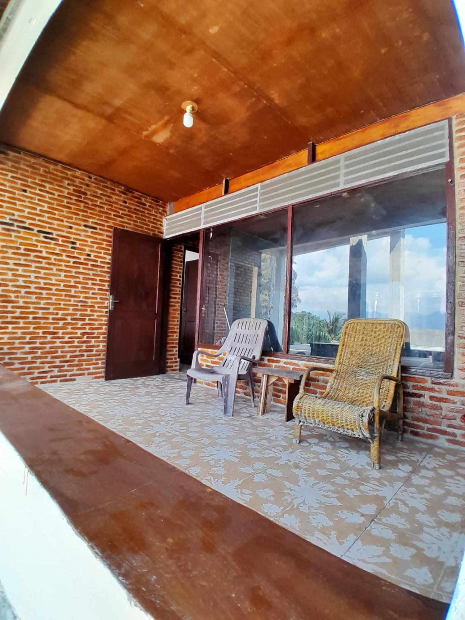 Maruba Inn Tuk Tuk Exterior photo